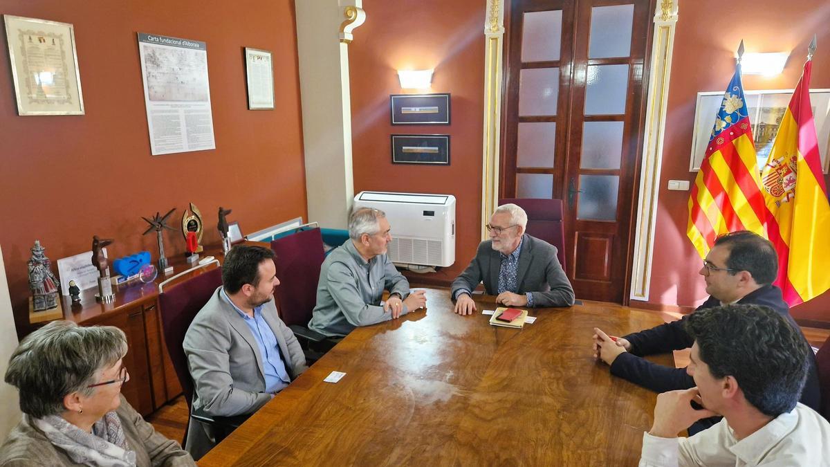 Reunión del alcalde con la nueva gestora