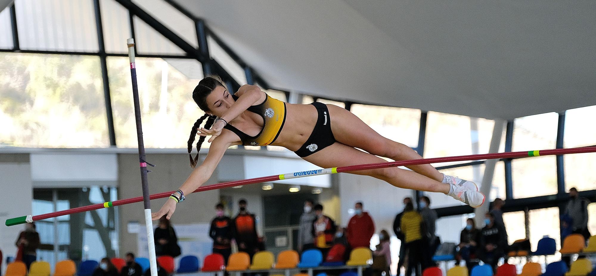 Jana Planell va ser finalista en el salt de perxa quedant sisena