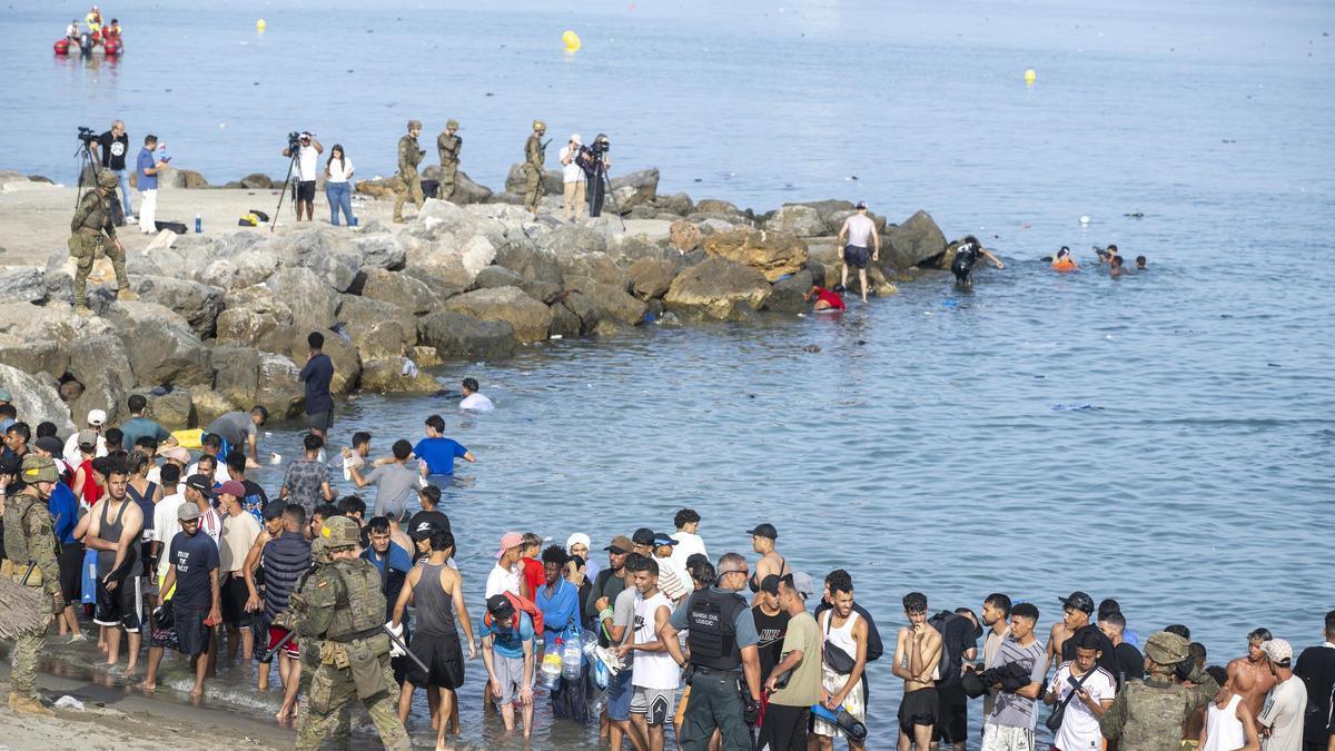 CRISIS MIGRATORIAS | Guardias civiles denuncian falta de medios y de previsión tras la crisis de Ceuta y piden un gran acuerdo político