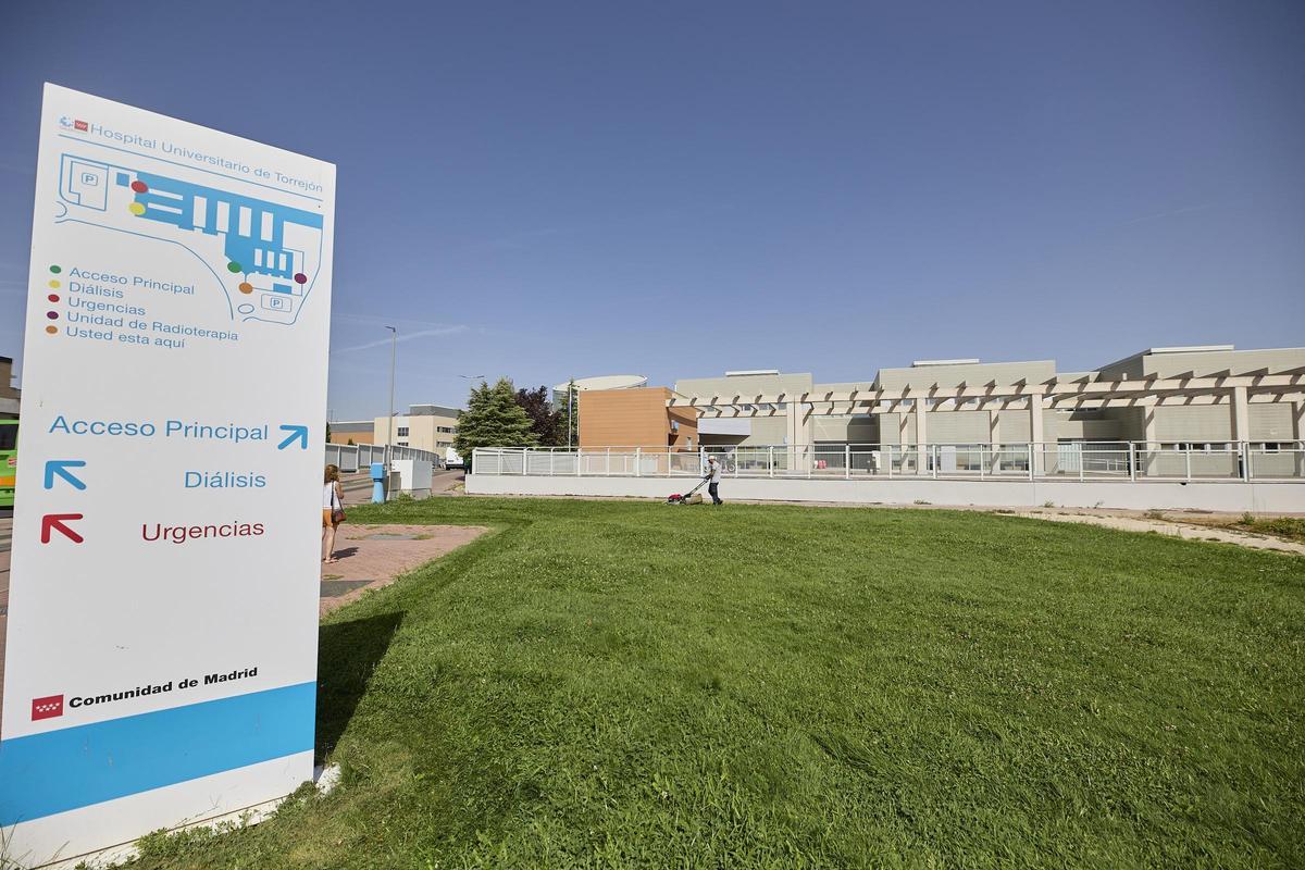Uno de los carteles informativos de accesos del Hospital de Torrejón de Ardoz