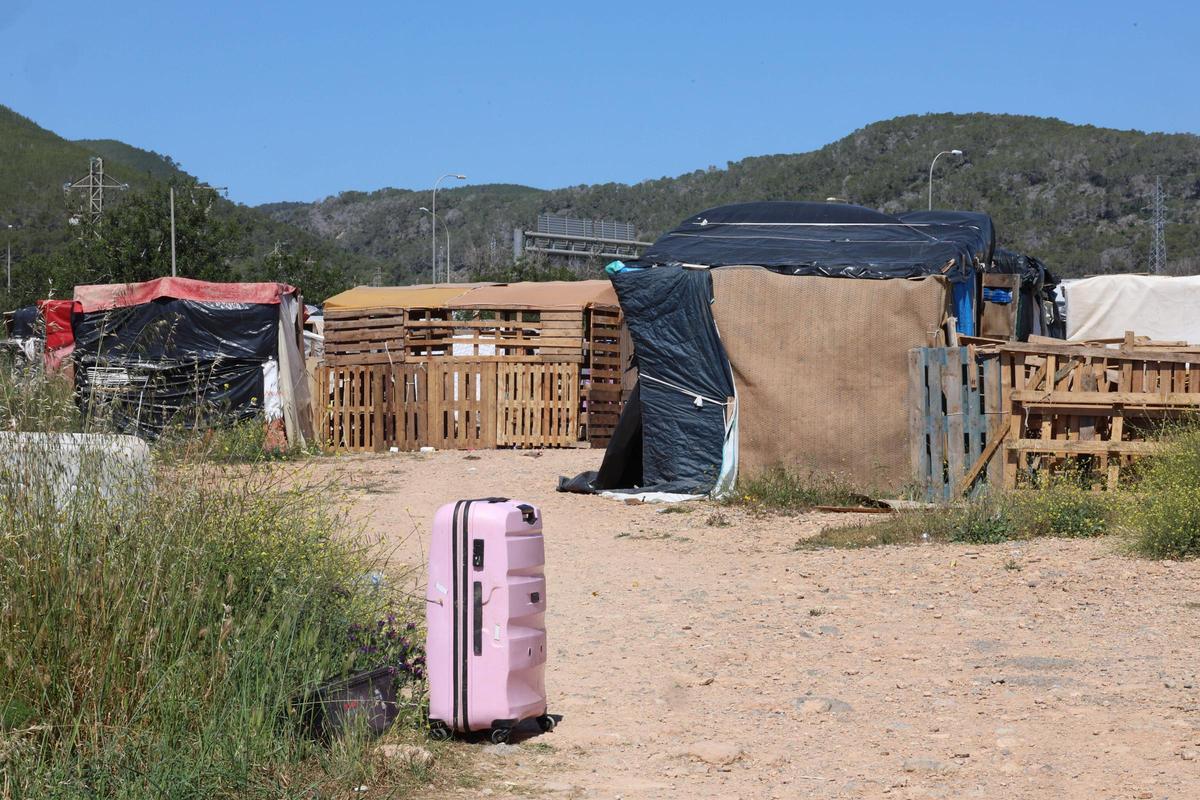 Todas las imágenes del asentamiento chabolista de sa Joveria, el más grande de Ibiza Todas las imágenes del asentamiento chabolista de sa Joveria, el más grande de Ibiza