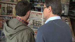 Jordi Évole i Artur Mas fullegen la portada del PERIÓDICO.