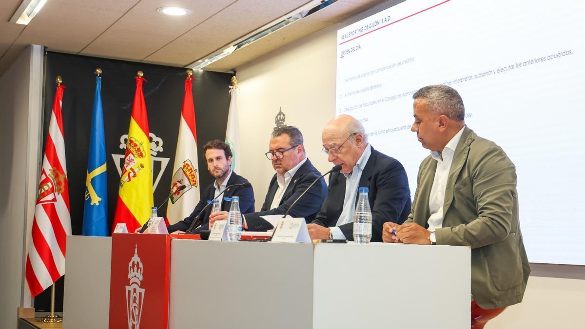Por la izquierda, Santiago Hevia, Alfonso Villalva, José María Segovia y Francisco Javier Nogales