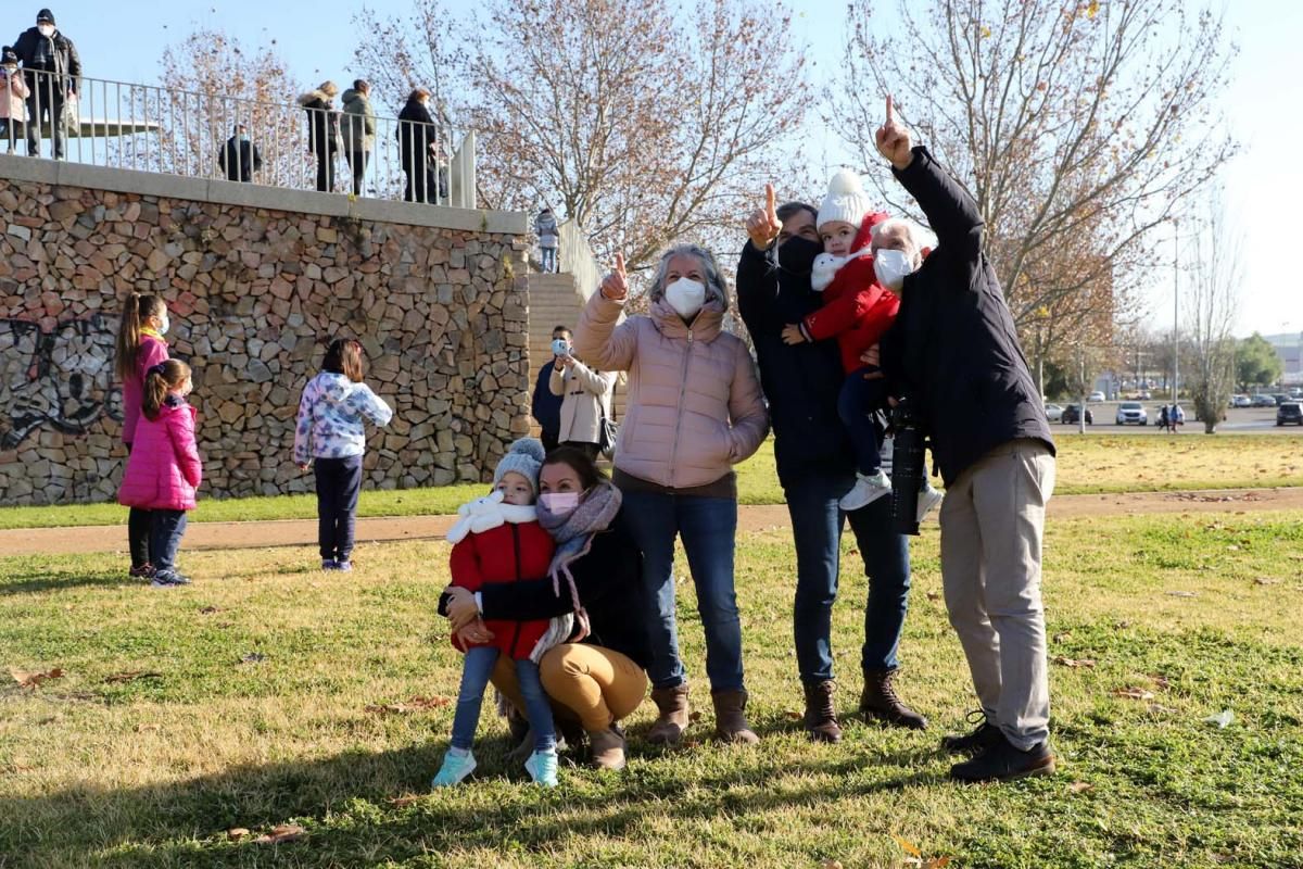 Los Reyes Magos surcan en globo el cielo de Córdoba