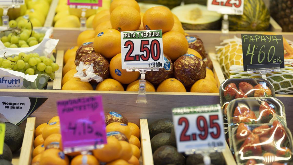 Frutas a la venta en un mercado.