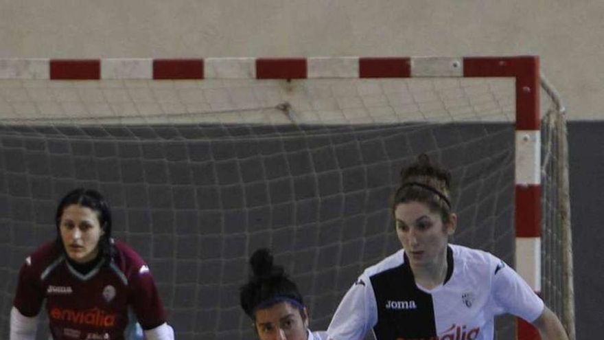 El Ourense Envialia busca hoy una victoria clave. // J.Regal