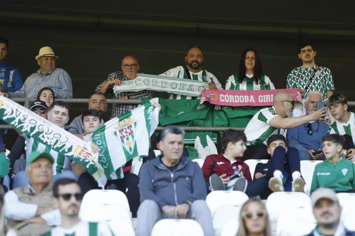 Córdoba CF-Elche, las imágenes de la afición en El Arcángel Córdoba CF-Elche, las imágenes de la afición en El Arcángel