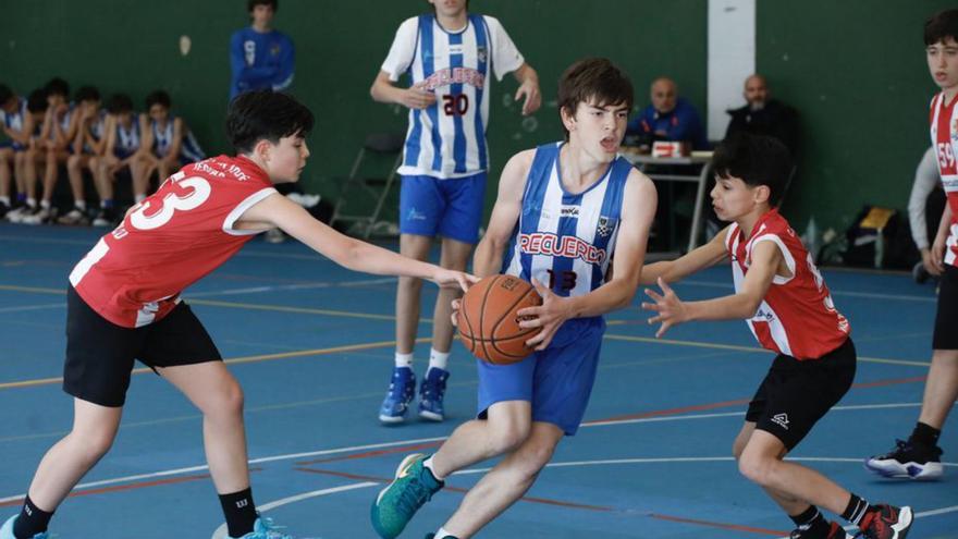 Un acción en la final masculina de baloncesto. | Ángel González