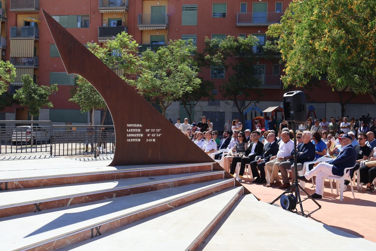 Novelda inaugura un reloj solar monumental dedicado a Jorge Juan