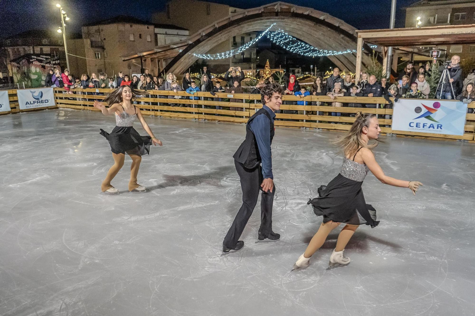 Sant Fruitós obre la pista de gel i el Mercat de Nadal