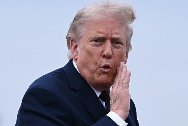 Trump dice que está dividido entre cerrar un acuerdo o atacar a Irán
