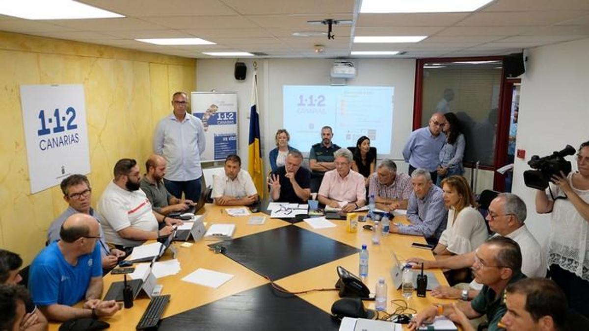 Rueda de prensa para informar de la evolución del incendio de la Cumbre Rueda de prensa para informar de la evolución del incendio de la Cumbre
