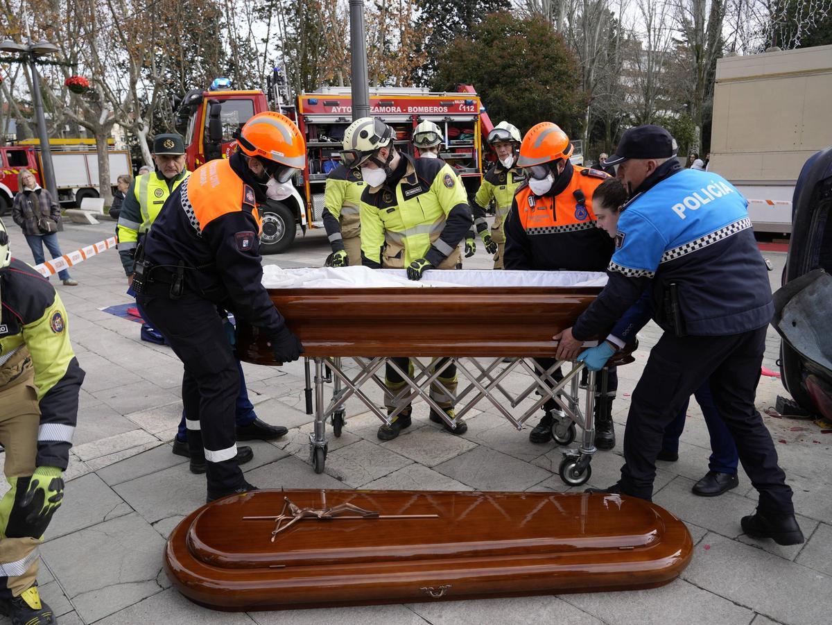 Simulacro de accidente en La Marina