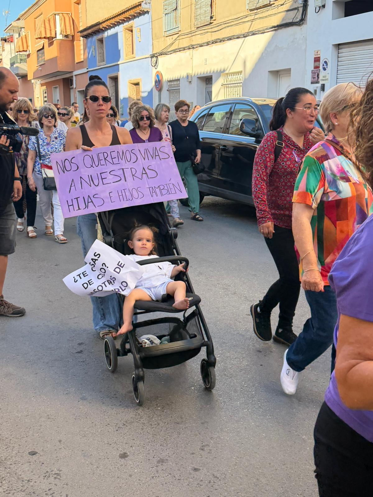 Dolores despide a Marisol y Alberto y clama contra la violencia machista