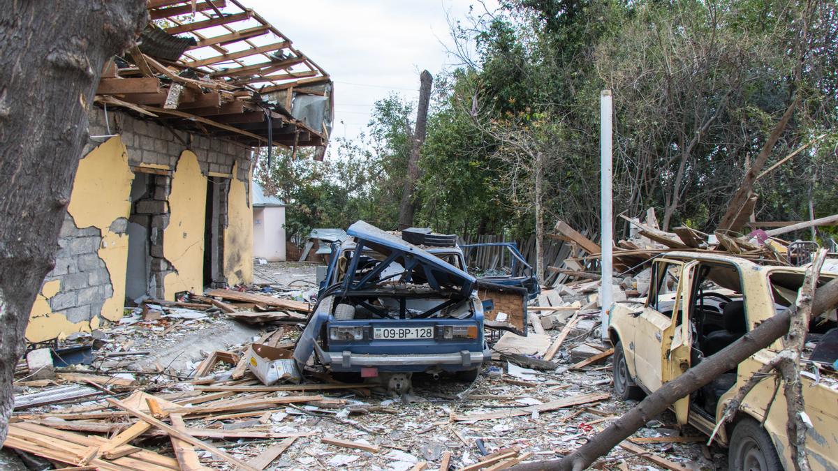 Destrucción causada por la guerra de Nagorno-Karabakh.