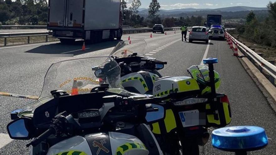 Muere un motorista en un accidente en la carretera A-369 en Atajate