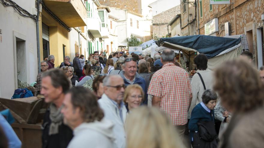 El aceite y la miel, reclamos infalibles en las &#039;fires&#039; de Caimari y Llubí