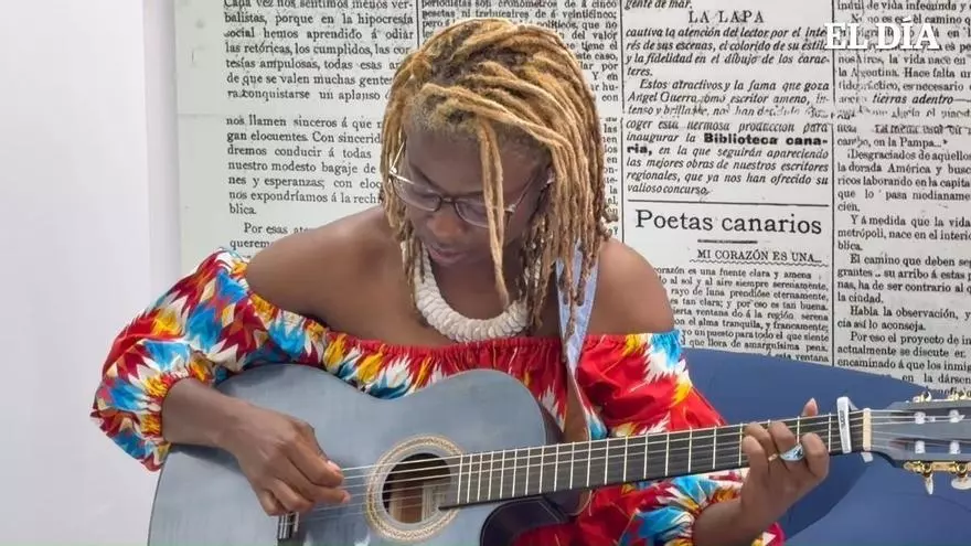 La cantante camerunesa Lormoar, que visita Tenerife para participar en el Festival Taganana