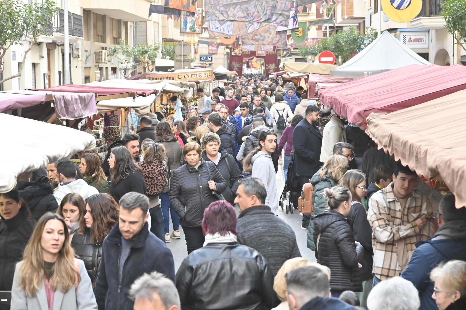 Acércate en imágenes al mercado medieval de Vila-real