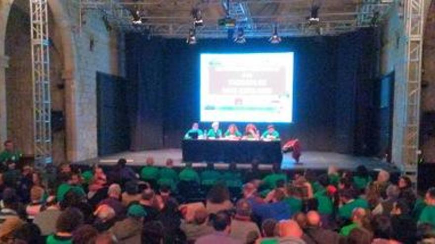 Uns 180 membres de les PAH catalanes es reuneixen a Girona