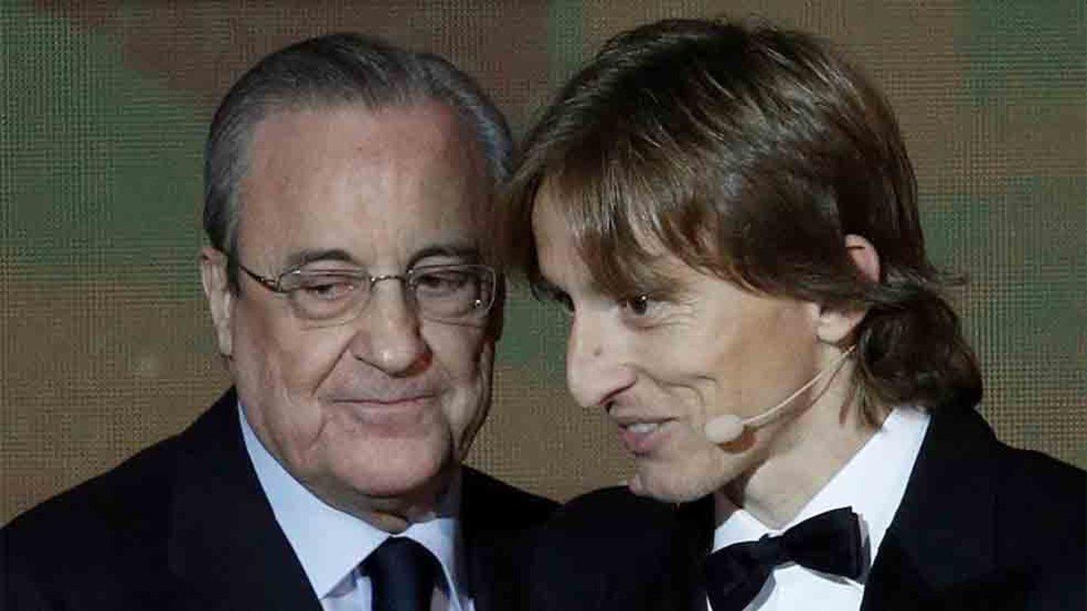 Florentino Pérez, junto a Luka Modric