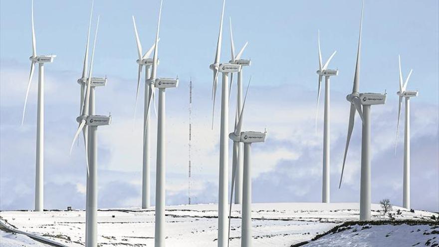España debe instalar en un año más de 8.000 megavatios de renovables