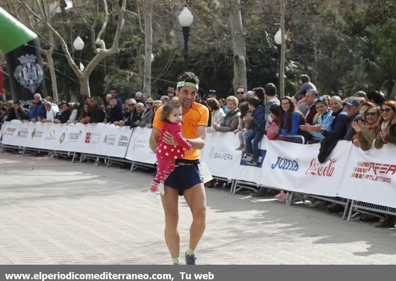 Atletas en el IX Marató BP de Castellón