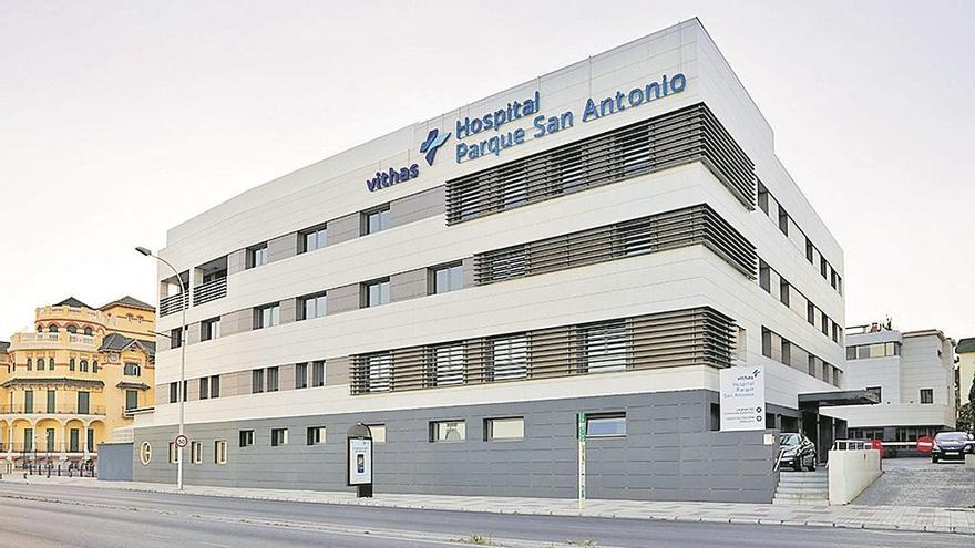 En la imagen, la fachada del Hospital Vithas Parque San Antonio.