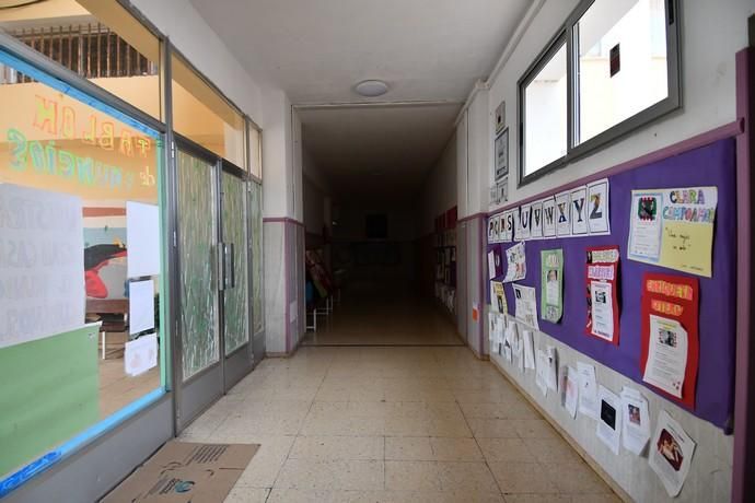 05/04/2019 TELDE.  Concentración de padres y madres por el mal estado del CEIP Principe de Asturias. Fotógrafa: YAIZA SOCORRO.  | 02/04/2019 | Fotógrafo: Yaiza Socorro