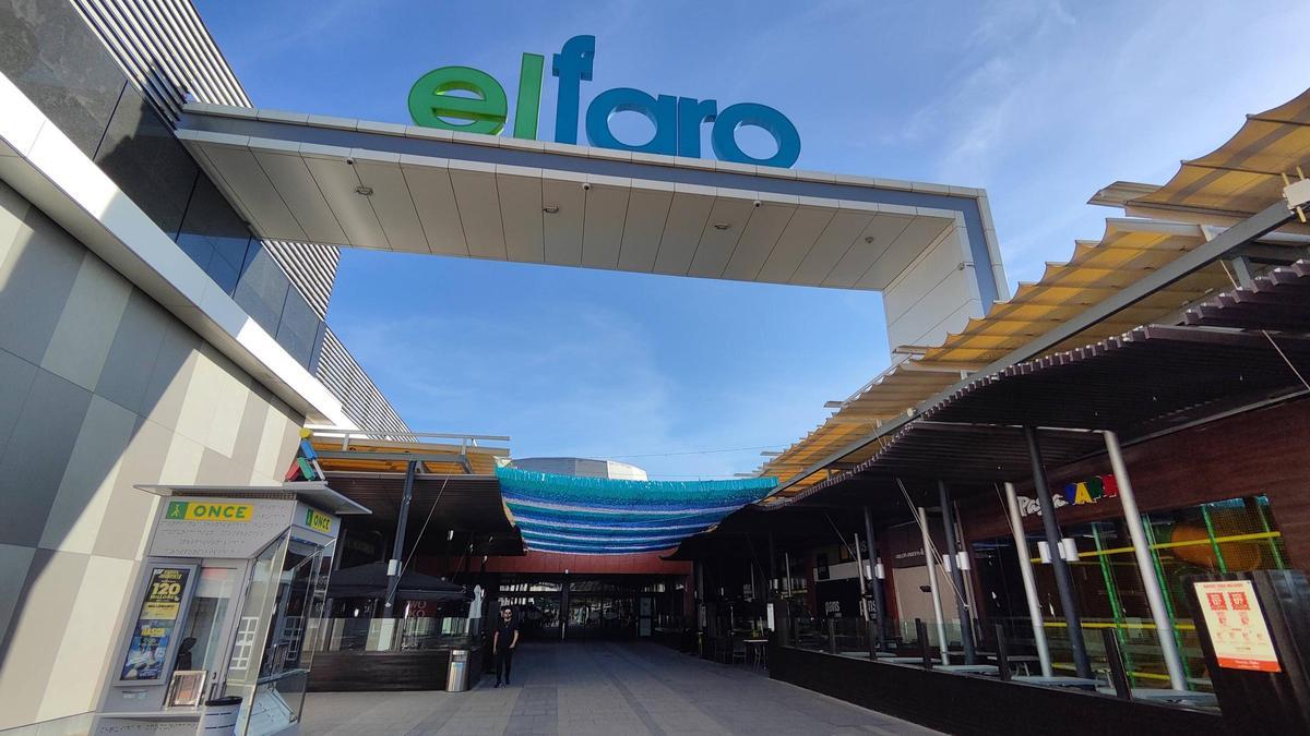Una imagen tomada en 2025 del centro comercial El Faro (Badajoz).