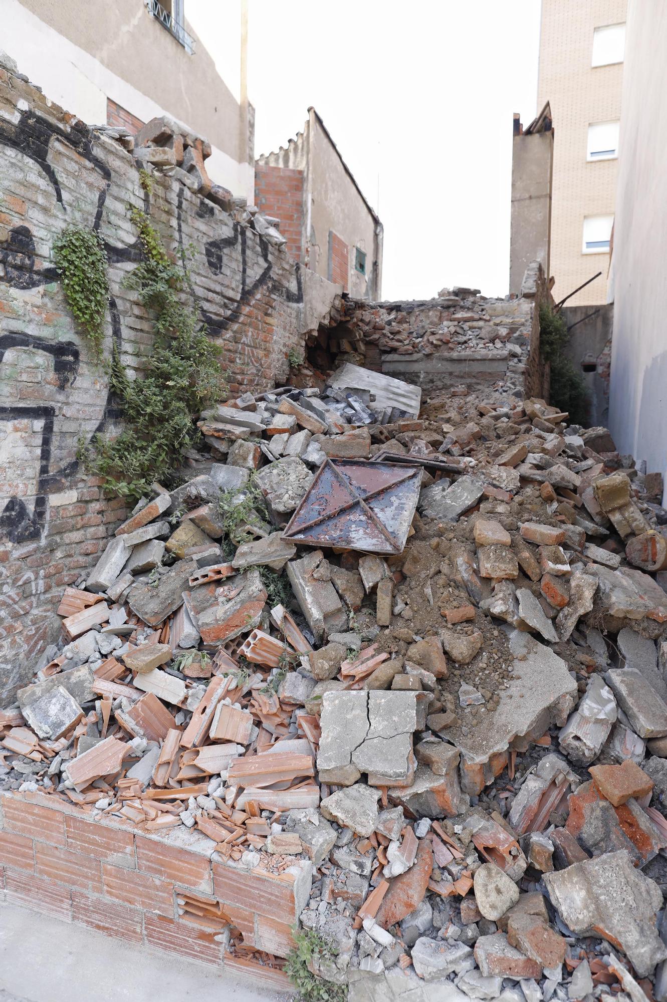 Comença l'enderroc dels edificis del carrer Universitat de Montpeller de Girona