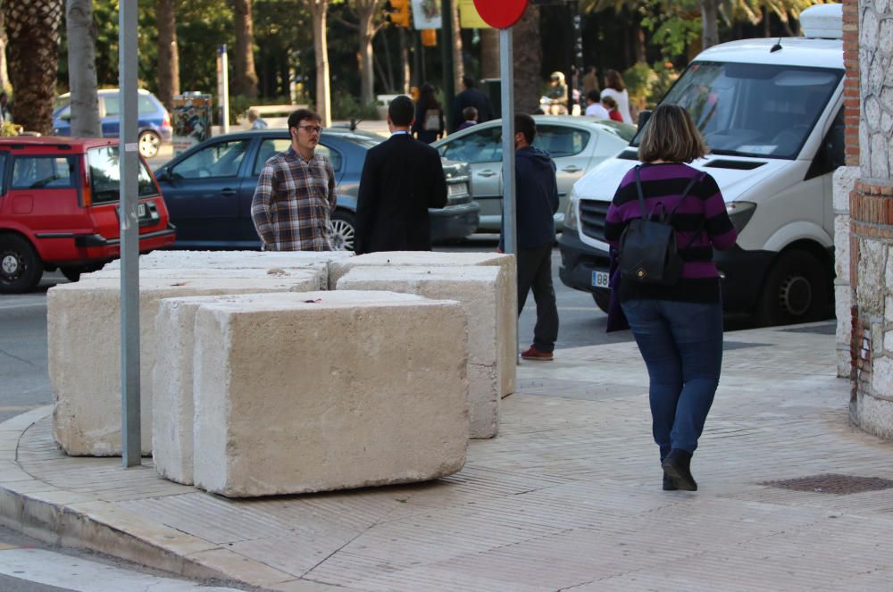 Málaga se blinda con bloques de hormigón en Semana Santa