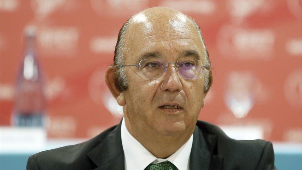 Miguel Díaz Román, presidente de la RFET, advierte de los problemas para los clubs