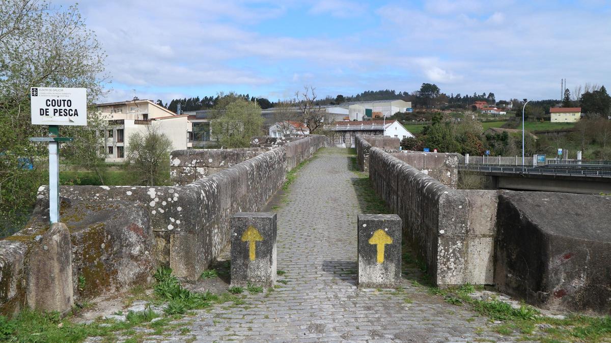 La entrada sur del puente, en dirección A Coruña