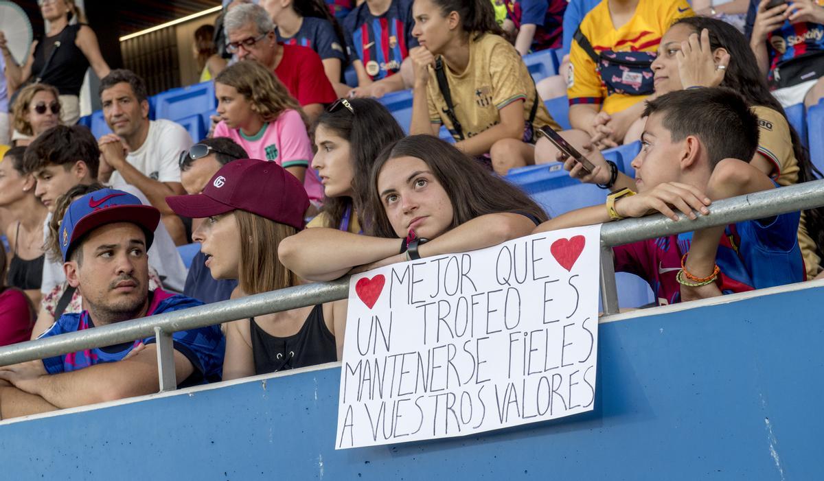 L’afició culer demana la dimissió de Rubiales en un Gamper de golejada (5-0)