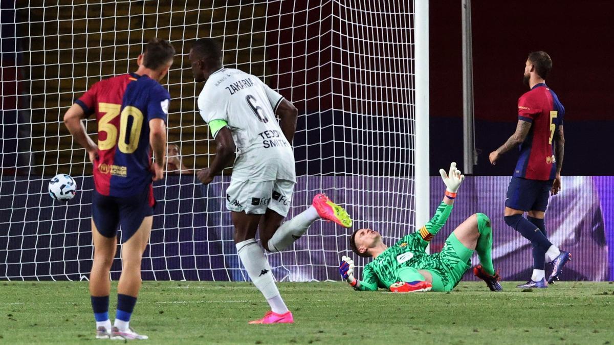 El Barça pierde el Gamper 12 años después. En la foto, Marc-Andre Ter Stegen encaja uno de los goles del Mónaco