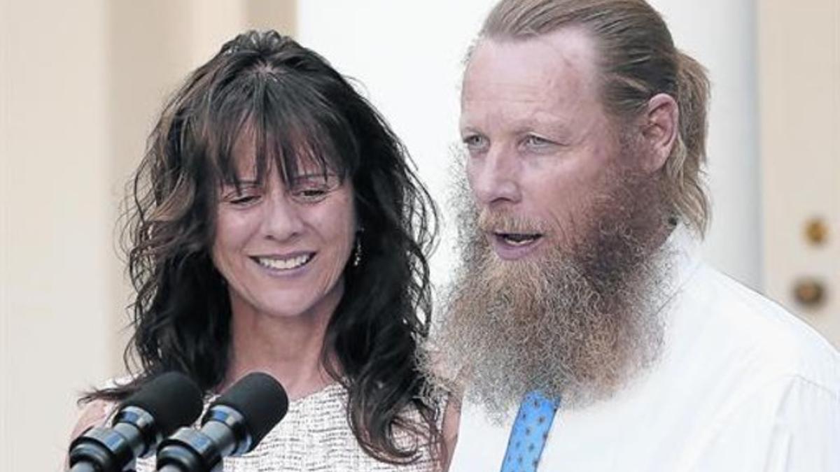 Los padres de Bergdahl, el sábado en la Casa Blanca, tras conocer la liberación de su hijo.