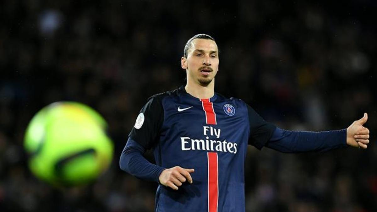 A Ibrahimovic se le ha relacionado con infinidad de clubs. Solo él sabe su destino