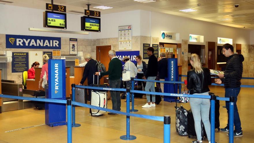 Els mostradors de Ryanair a l&#039;aeroport de Girona