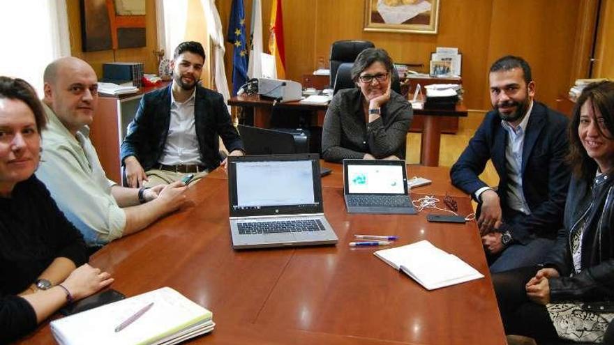 De la Torre se reunió en Alcaldía con responsables del sector. // FdV