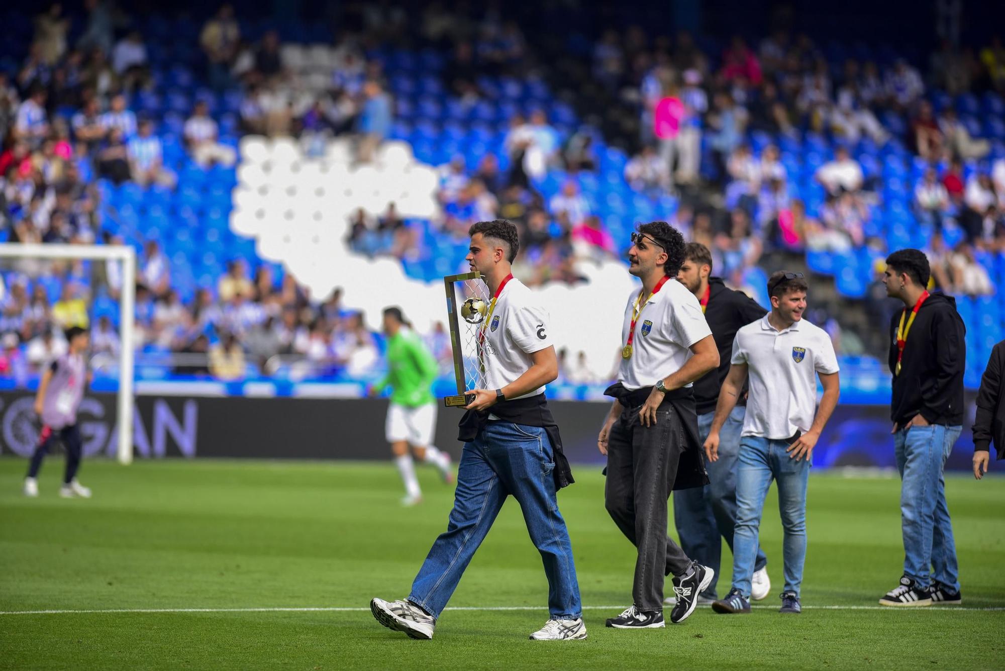 El Dépor cae goleado (0-4) por el Elche para cerrar la temporada 2025-25 en Riazor