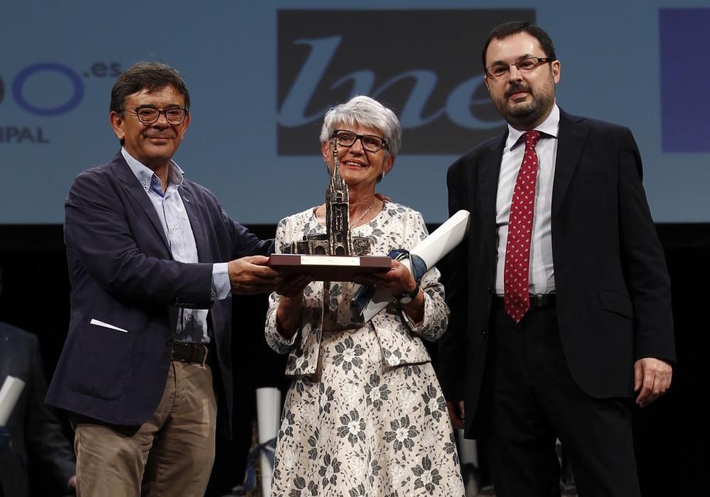 Ceremonia de entrega de los premios del XXIV concurso y muestra del Folclore Ciudad de Oviedo