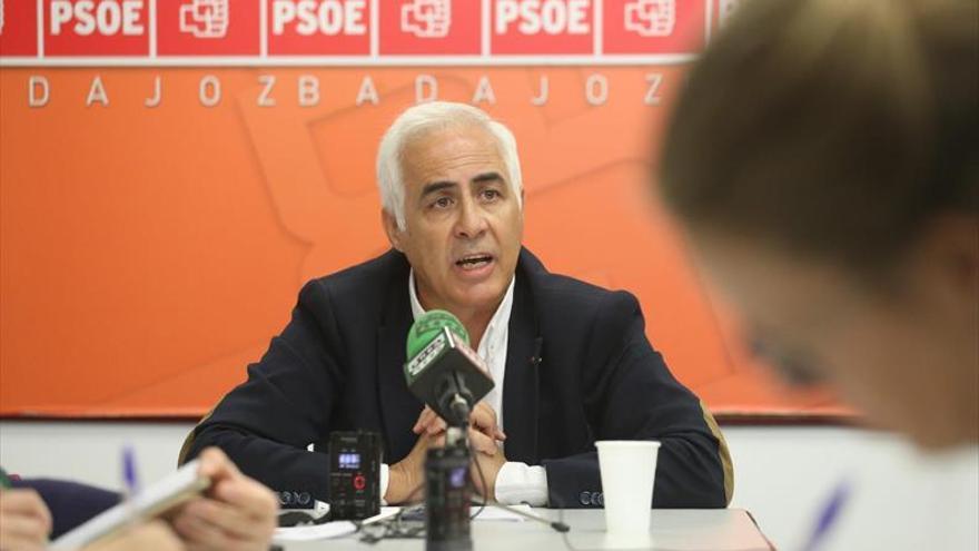 Cabezas incluye a Martín Serván en la lista del PSOE al ayuntamiento