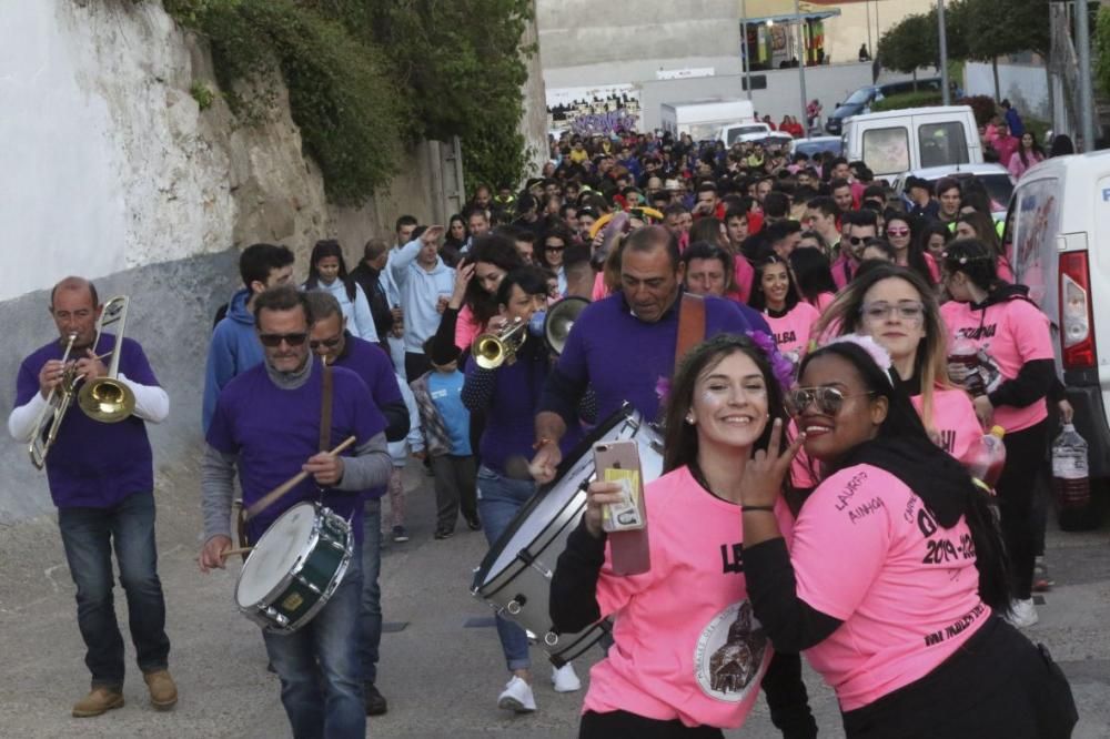 Desfile de peñas en Morales del Vino 2019