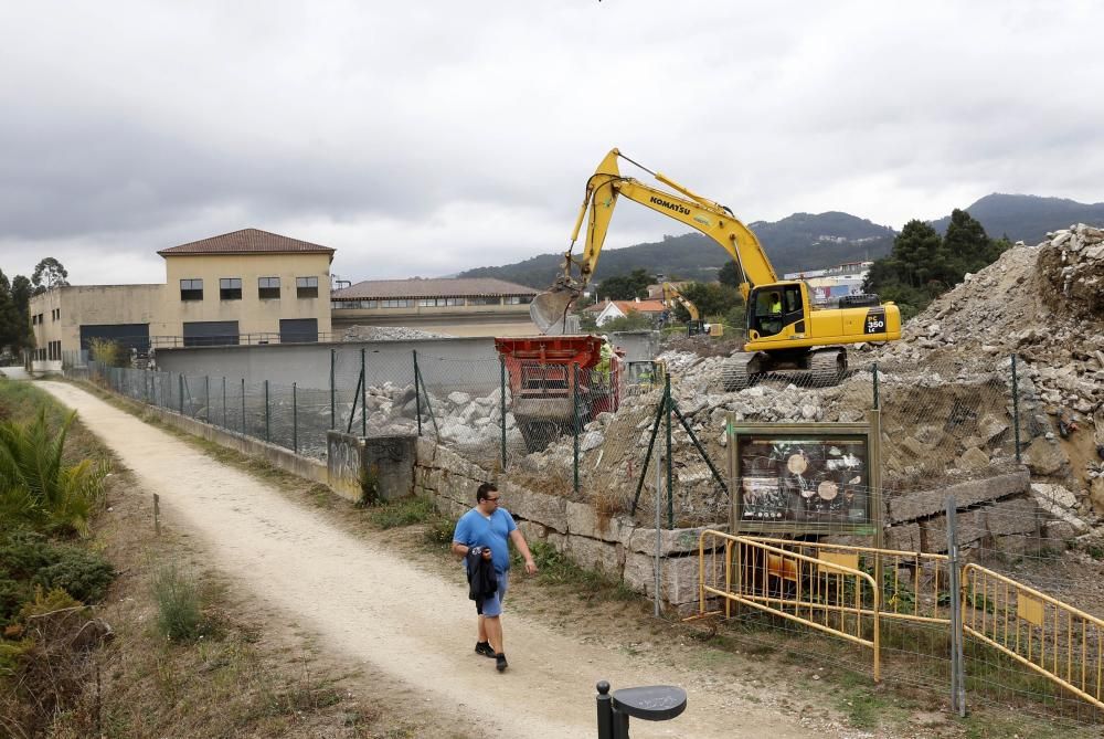 La piqueta liquida la vieja depuradora de Vigo