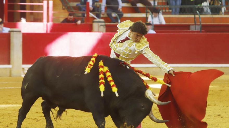 Jorge Isiegas torea a beneficio de la Fundación San Blas