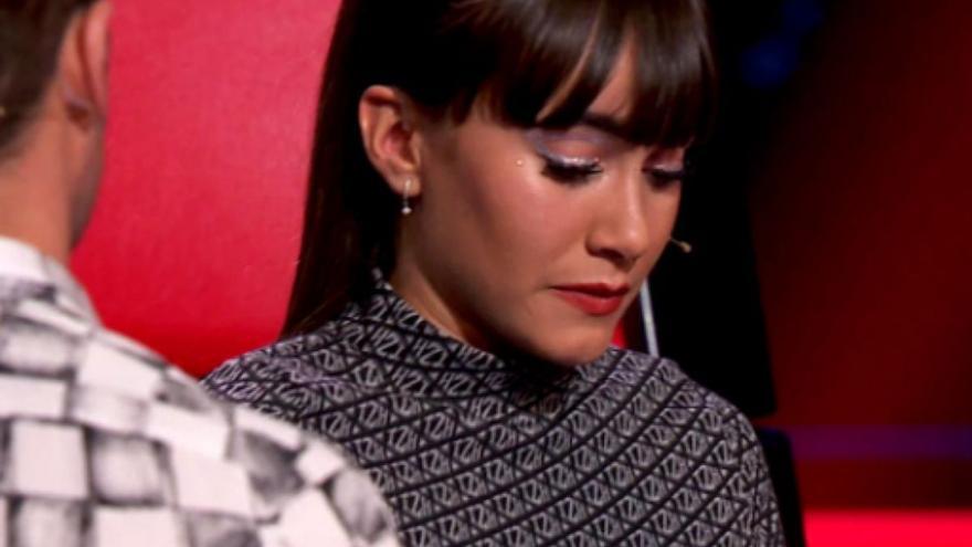 Aitana rompe a llorar en pleno concierto