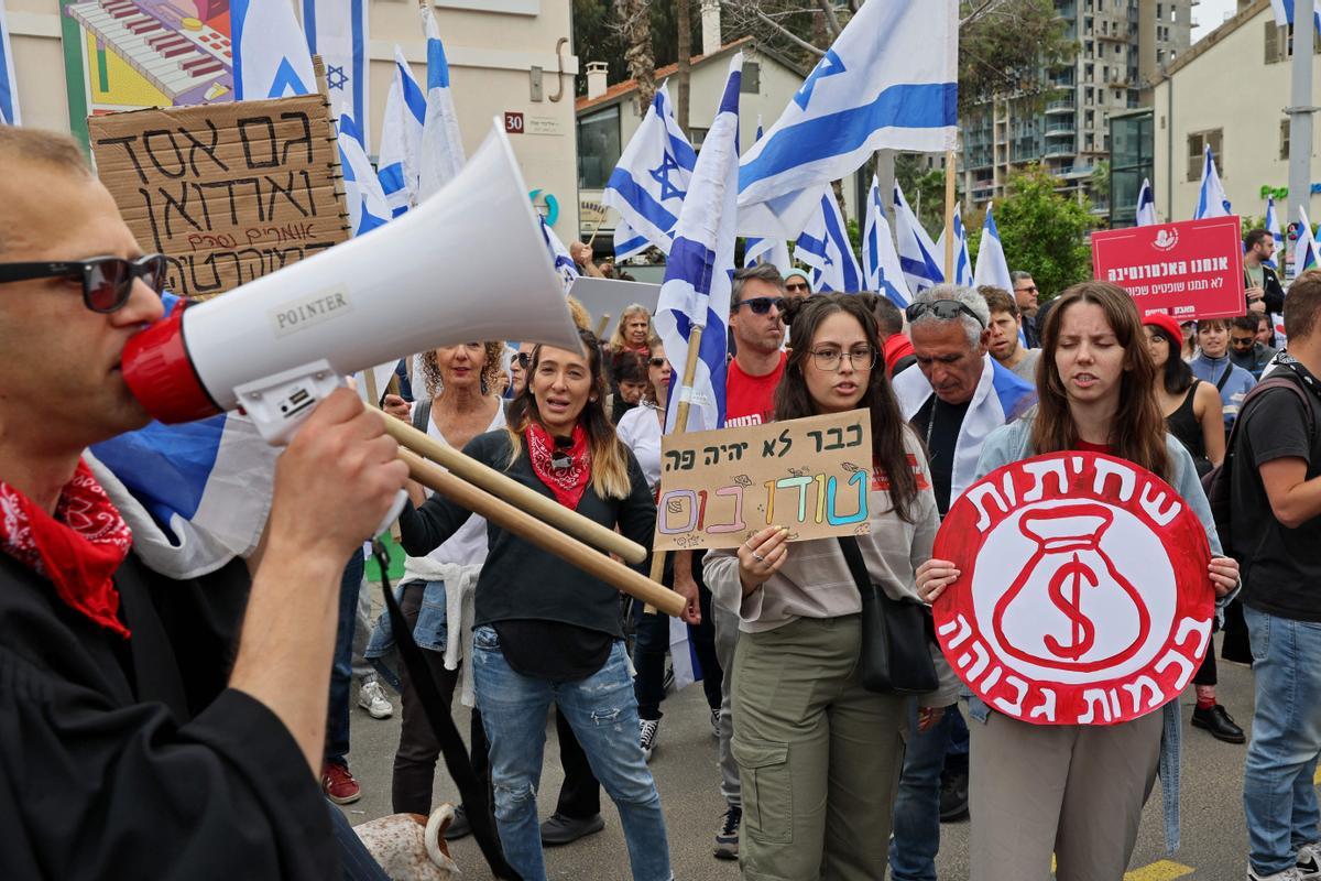 Manifestaciones en Tel Aviv contra las controvertidas reformas legales que promociona el gobierno de extrema derecha del país