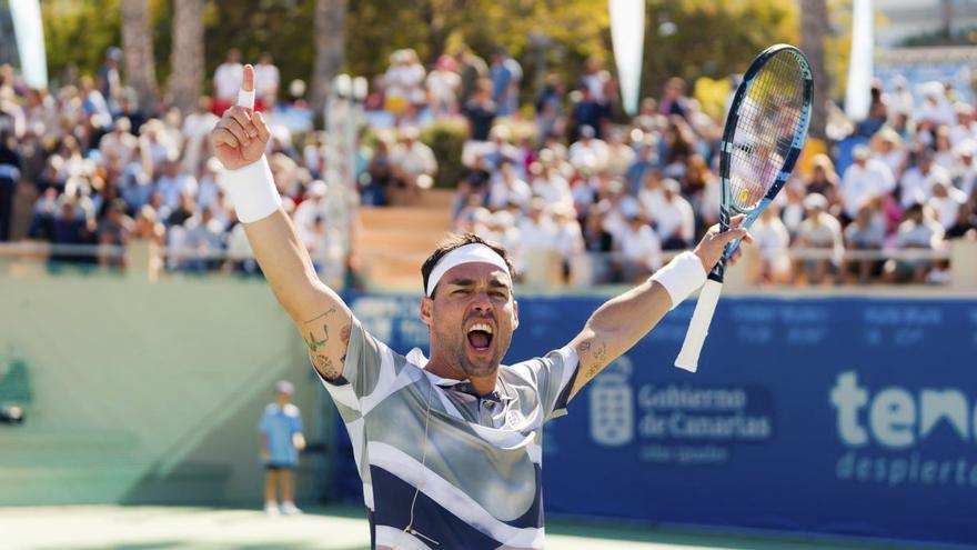 Fognini Returns to Court in Tenerife Exhibition