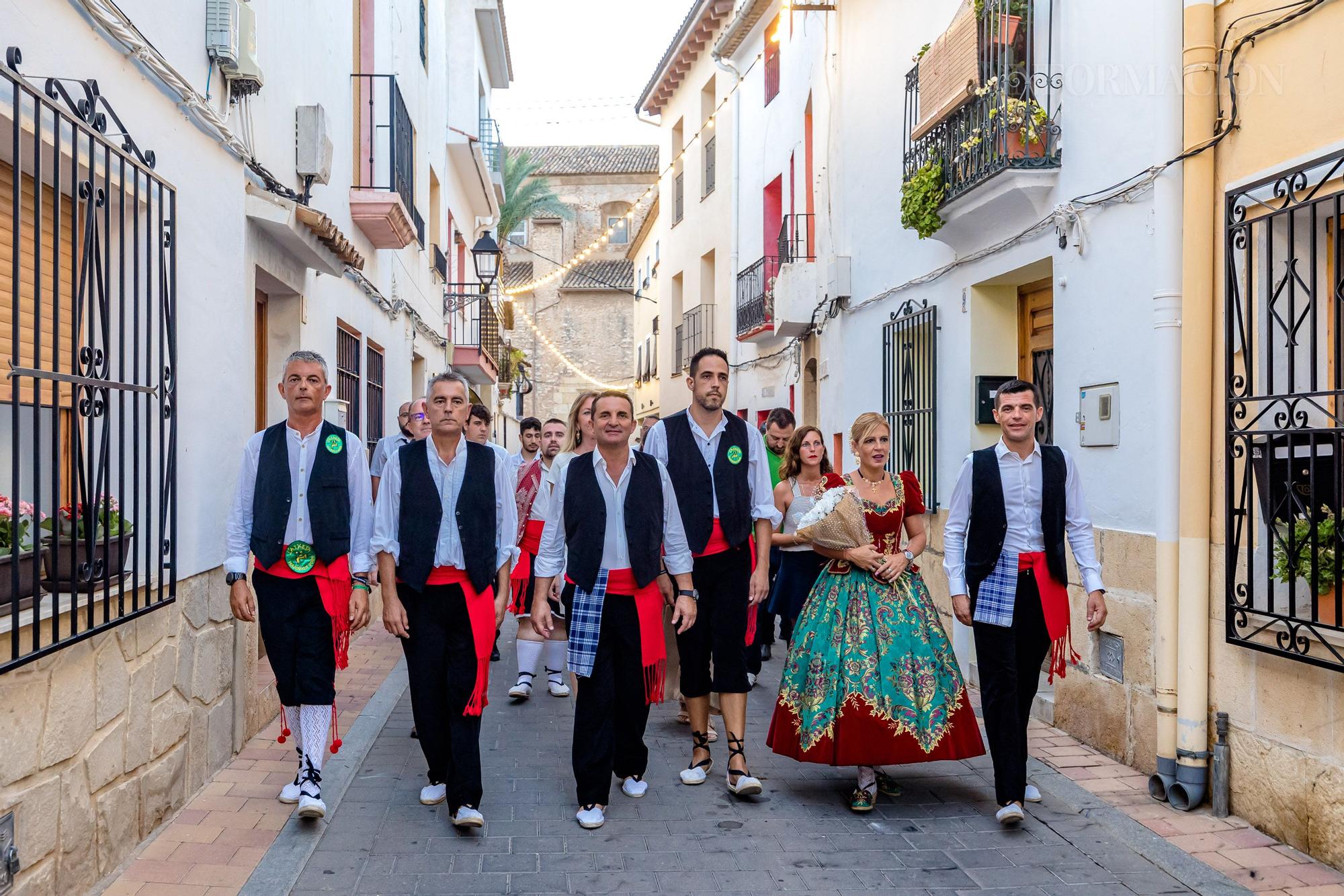 Ofrenda de flores a la Mare de Déu de l'Assumpciò en La Nucía